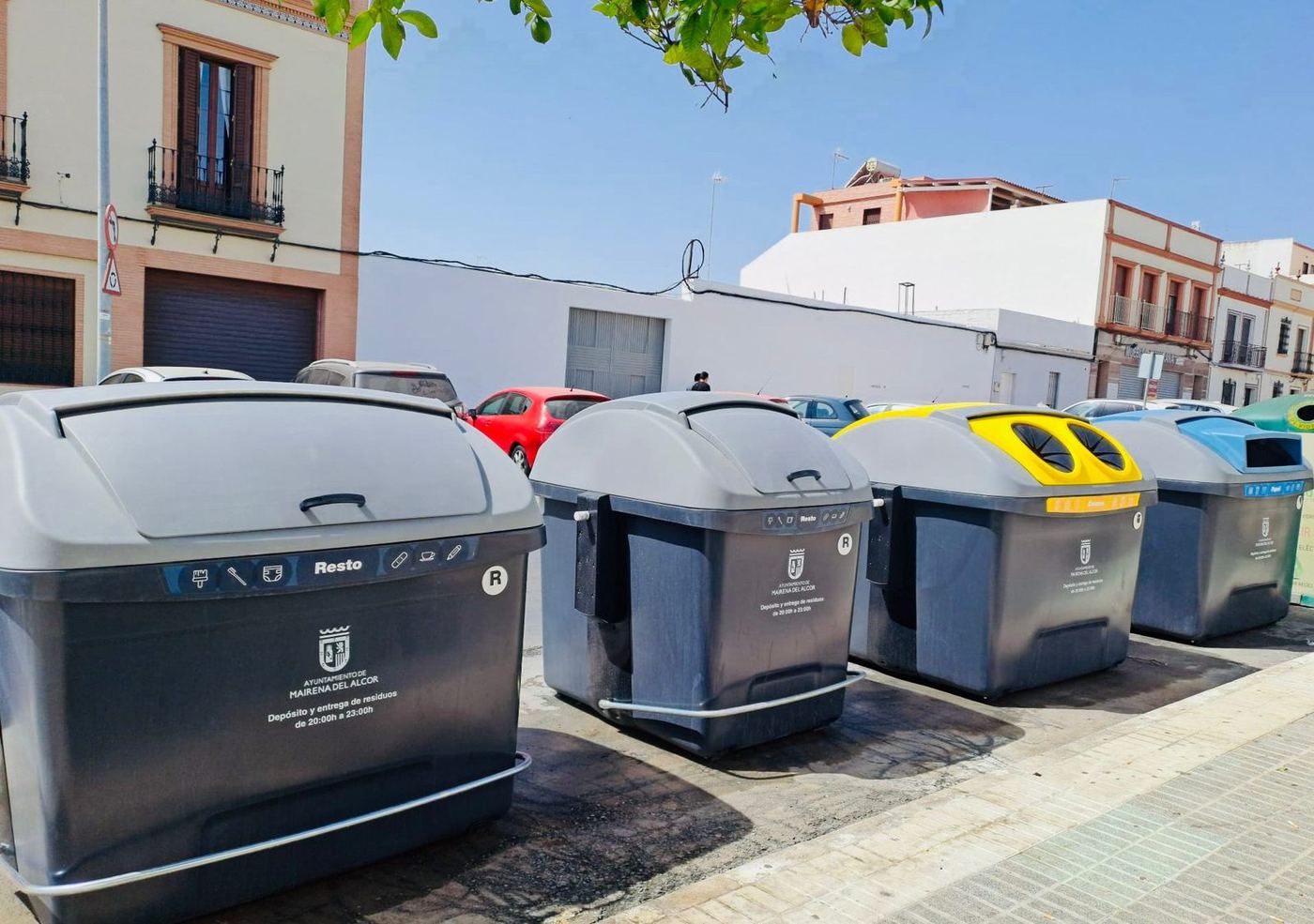 Contenedores instalados en la vía pública